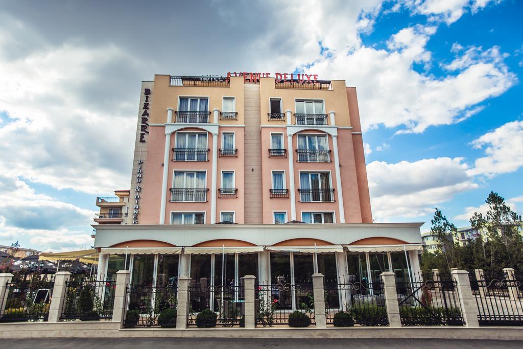 Avenue Deluxe Hotel Napospart Kültér fotó