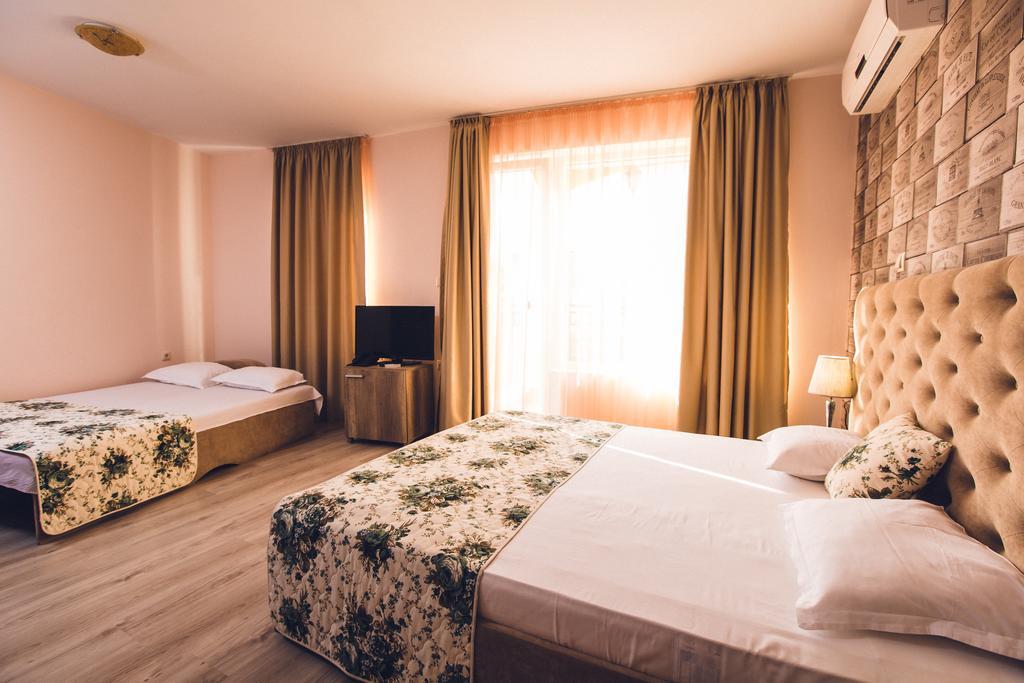 Avenue Deluxe Hotel Napospart Kültér fotó